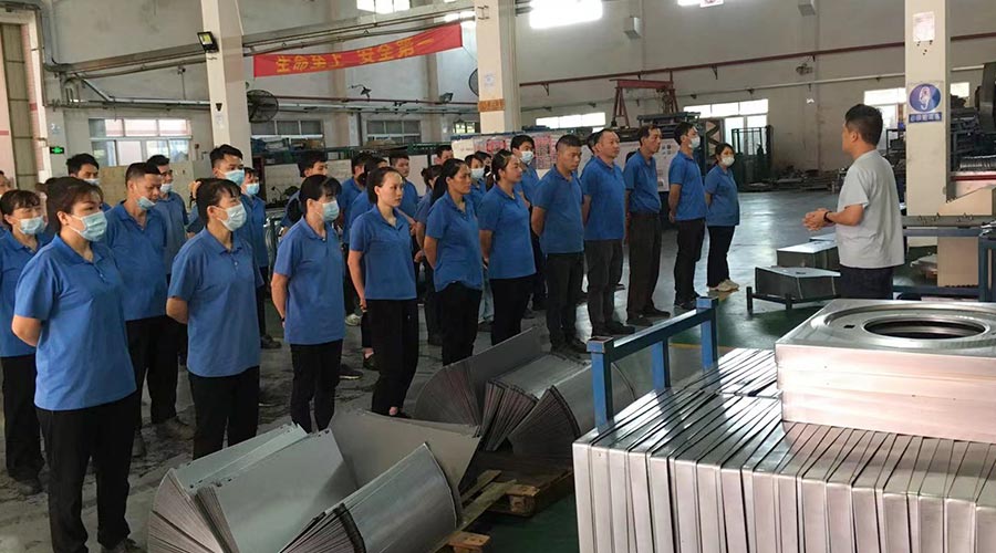 五一放假在即！金環(huán)電器沖壓車間開展早會(huì)強(qiáng)調(diào)工作效率