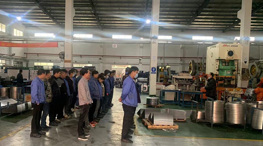 意氣奮發(fā)！金環(huán)電器沖壓車間組織人員開展例行早會